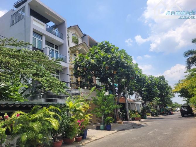SÁT AEON B TÂN - MẶT TIỀN Ở KD - 4 TẦNG NGANG LỚN 5M - DT 100M - View CÔNG VIÊN  XE TẢI ĐỂ - 1
