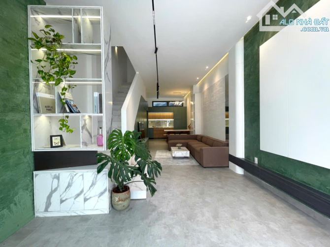 "Nhà phân lô vip 4 tầng ngay Lê Đức Thọ 2 mặt hẻm trước sau 4x12 vuông vắn HXH 7m thông th - 1