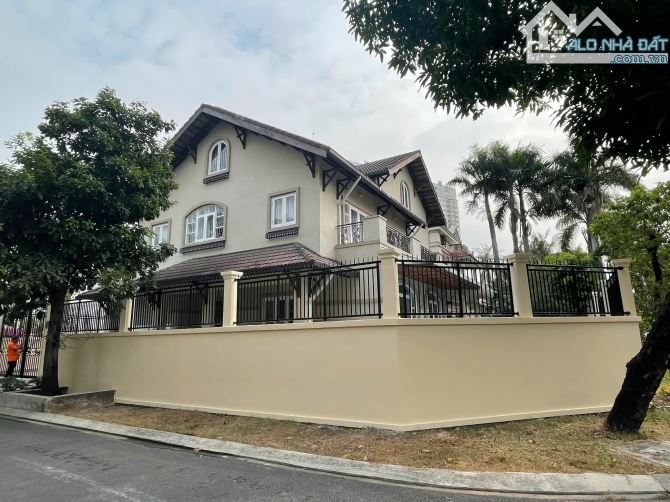 Biệt thự góc 2 mặt tiền KHU COMPOUND THẢO ĐIỀN 1 – 458m² – hồ bơi – sân vườn – giảm 10 TỶ - 1