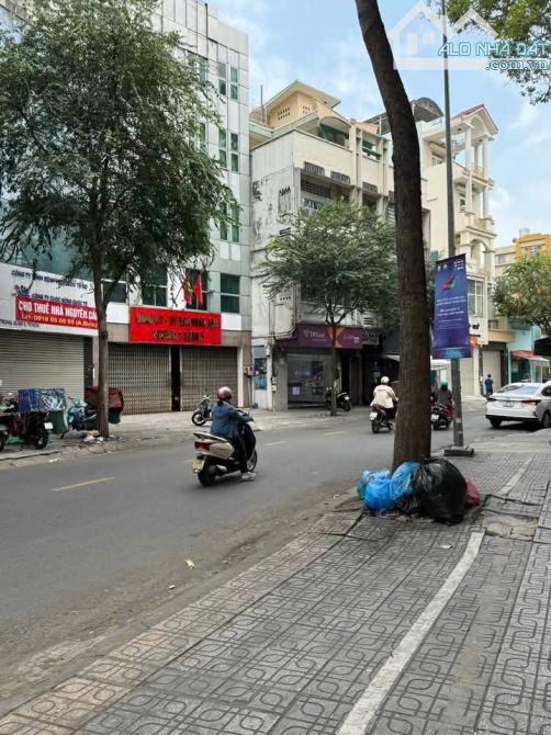 Bán Siêu phẩm Góc 2 MT Trần Bình Trọng Q5 Dt 4,3 x 22m 5 Tầng Giáp Q1 Giá chỉ 34,5 Tỷ - 1