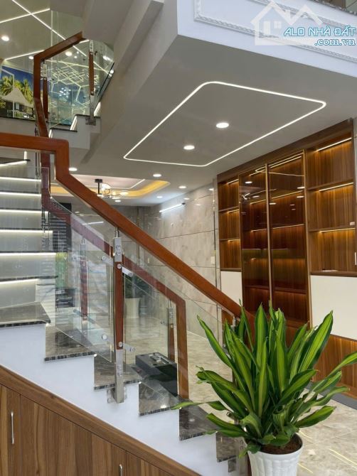 Nhà Hẻm Ô Tô Đường Liên Khu 10, 5Lầu, 5 P.Ngủ, Sổ Hồng Hoàn Công đầy đủ - 6.3tỷ (T.Lượng) - 1
