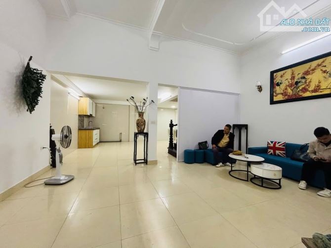 Bán nhà Lạc Long Quân,DT 60m x 5 tầng, mặt tiền 6m,lô góc 2 mặt thoáng, - 1
