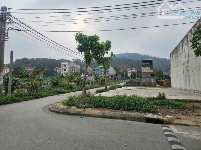 Bán lô góc thái bảo phường nam sơn TPBN 180m2 mặt 10m đông nam giá 6,7 tỷ - 1