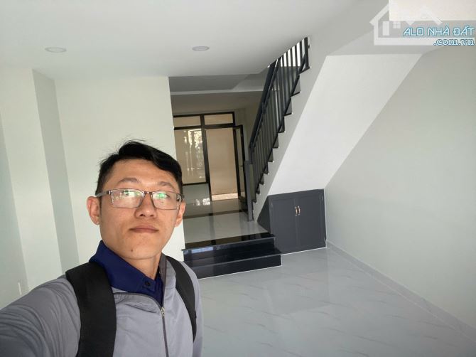 NHÀ MẶT TIỀN KÊNH TÂN HÓA – P.14, Q.6 – VỊ TRÍ ĐẸP, NHÀ XÂY MỚI, CÓ THANG MÁY – GIÁ TỐT - 1