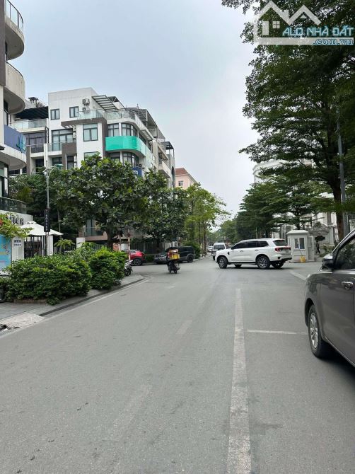 GIÁ CỰC RẺ BÁN BIỆT THỰ LƯU HỮU PHƯỚC MỸ ĐÌNH 179M 5 TẦNG MẶT TIỀN 10,5M. - 1