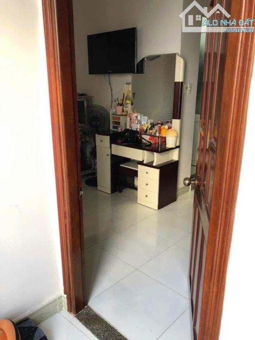 Bán nhà 1 trệt 3 lầu hẻm đa su đường Cô Giang P4 Trung Tâm TP Vũng Tàu - 1