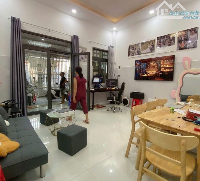 Hàng Chuẩn Giá Sốc 735 triệu Sổ Hồng Riêng sẵn ở Lê thị Lơ Tân Hiệp Hoc Môn 102m2 bao Phí - 1