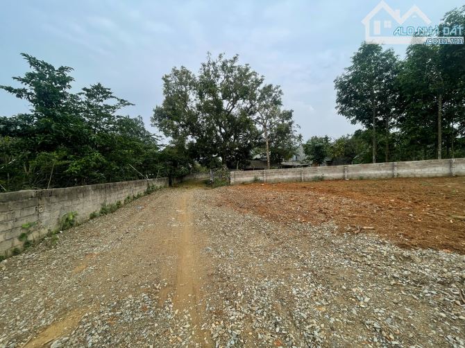 Đất đẹp thôn Bài Yên Bài Ba Vì diện tích 720m cách trục chính ủy ban chỉ khoảng 200m. - 1