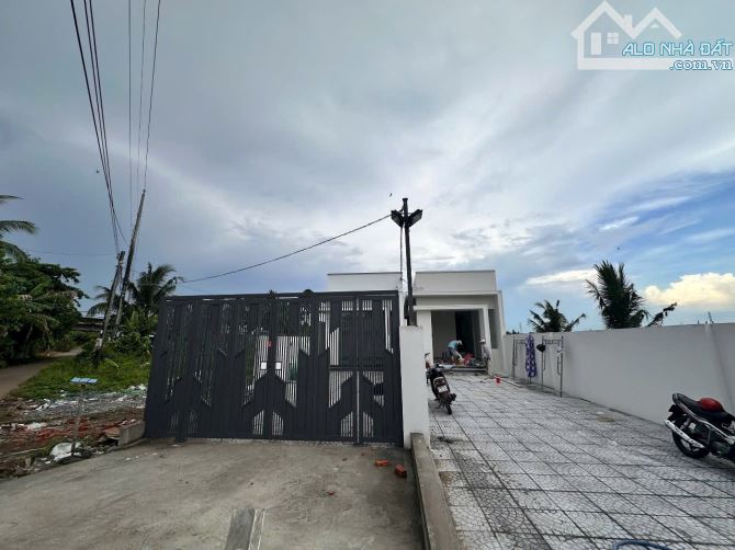 BÁN CẶP NHÀ ĐẸP ĐANG HOÀN THIỆN CẦU KÊNH TÀ BEN - CÁCH TUYẾN TRÁNH XUYÊN Á 100m  - Dt : 5x - 1