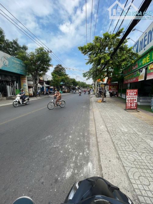 CHo thuê nhà mặt tiền đường Tỉnh lộ 10 dt 6x50m nở hậu 10m thông suốt - 1
