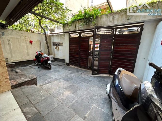SIÊU PHẨM LÔ GÓC 125M2 CHÙA LÁNG - THIẾT KẾ THÔNG SÀN - 3 MẶT Ô TÔ - GIÁ 40 TỶ - 1