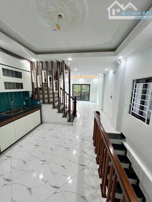 Siêu phẩm Nhà Lạc Thị Ngọc Hồi 40m 5 t lô góc gara ô tô nhà mới Koong giá 6.4 tỷ - 1