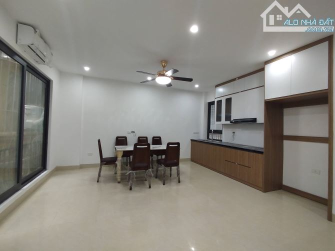 Bán nhà Hoàng Ngân, VIP nhất Thanh Xuân 36M2 ,6 tầng, Thang máy, hơn 8 tỷ - 1