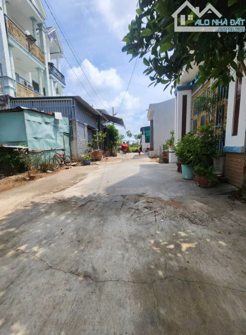 Đất thổ cư(ODT) 82m2, SHR Ngay Vòng xoay Tân Kim - 1