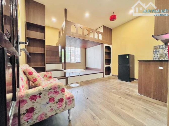 BÁN TÒA CHDV XÃ ĐÀN 18 PHÒNG, DT 1.2 TỶ/NĂM, CÁCH Ô TÔ 15M, NHÀ MỚI, 2 MẶT THOÁNG, 70M2 - 1
