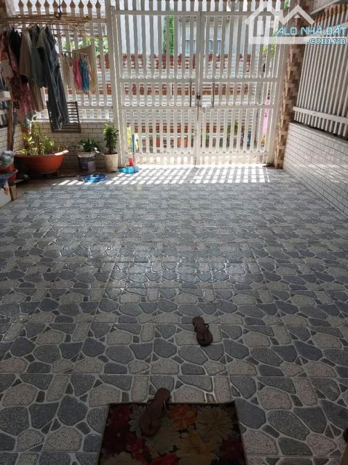 Bán gấp căn nhà ở gần ngay nhà máy nước Tân Hiệp 100m2 SHR giá 740tr - 1