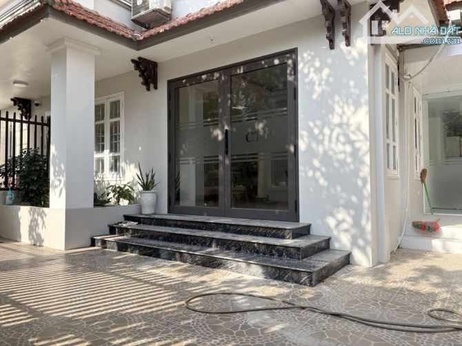 Cho thuê nhà Lạc Long Quân, Tầy Hồ, 130m2 x 4 tầng, 55tr - 1