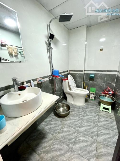 Trung tâm HBT - 40m 5 tầng chào 6.2 tỉ còn thương lượng - ba gác đỗ cửa nhà, 100m ra phố Đ - 1