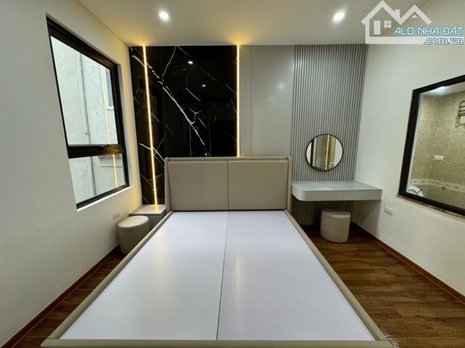 Bán nhà Đê La Thành,DT:38m,MT hơn 4m,gần ô tô,Giá 6,5 tỷ - 1