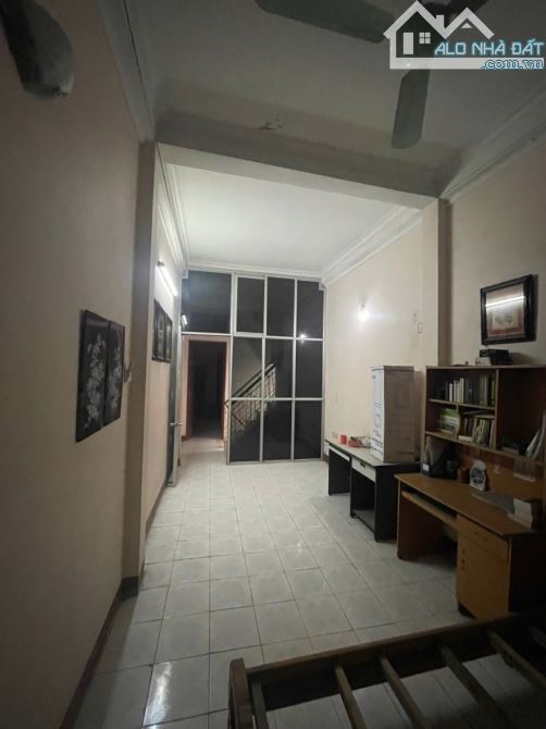 Bát gấp siêu phẩm nhà 4 tầng hơn 5tỷ  tại thị trấn Đông Anh gần chợ kinh doanh ngày đêm - 1