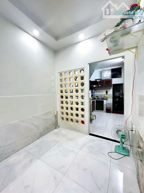 Bán nhà 2 tầng đẹp, 2.78 tỷ, Thống Nhất, P16, Gò Vấp, Sổ vuông - 1