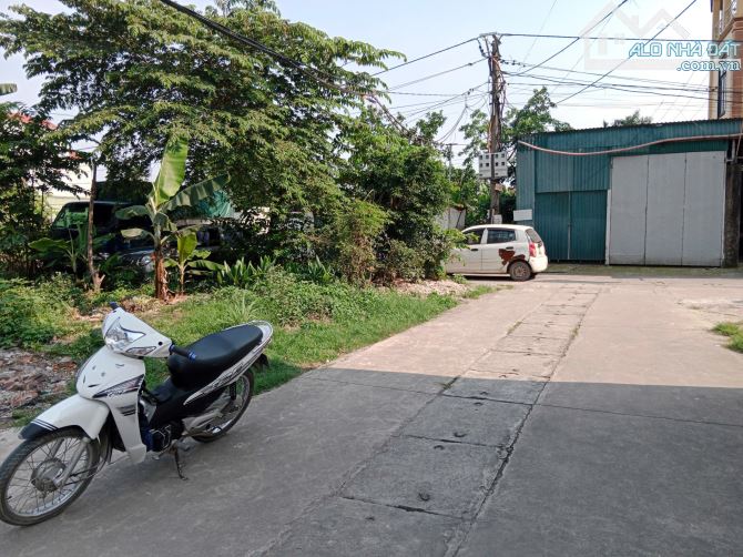 ANH ZAI NHỜ BÁN MẢNH ĐẤT 50M - Ô TÔ ĐỖ Ở VÂN NỘI - NGAY GẦN TRƯỜNG HỌC - 1