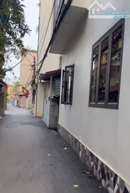 Bán 45m2 đất Đông Mỹ - Thanh Trì, ngay gần sân bóng, Chỉ nhỉnh 4 tỉ - 1