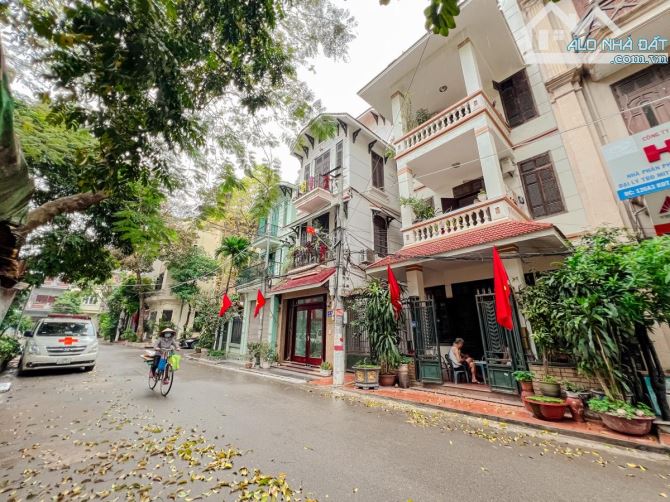 Bán nhà Đại Kim, 80m2, lô góc, 2 mặt đường ô tô tránh. Nhà đẹp ở ngay - 1