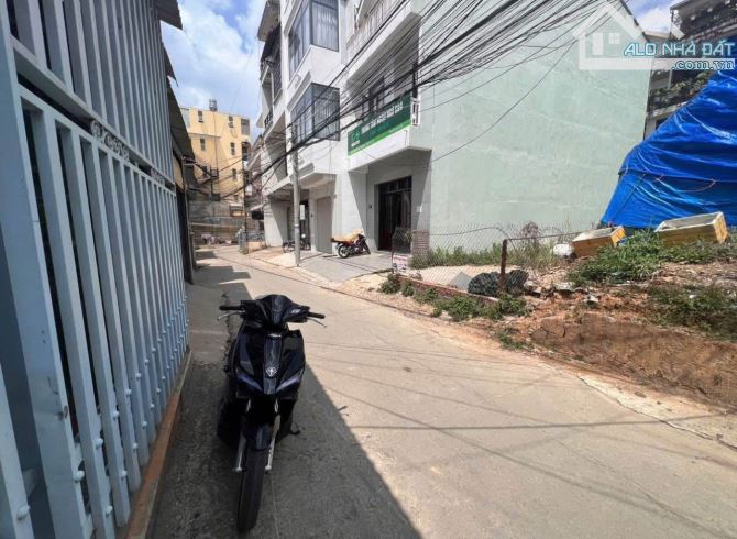 Bán lô đất giá đầu tư, giá bao rẻ so với khu vực mua vô lời liền, nằm ngay ngã 5 đại học - 1