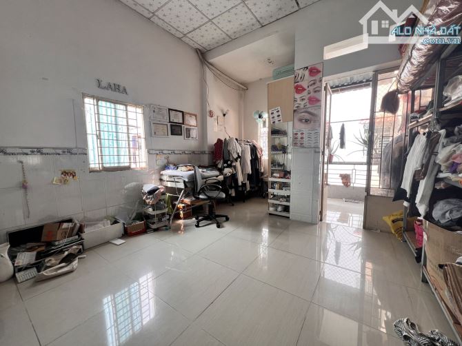 BÁN NHÀ ĐƯỜNG D5 ĐÔNG HƯNG THUẬN CHỈ SAU MẶT TIỀN 1 CĂN 68M6 GIÁ CHỈ HƠN 5 TỶ - 1