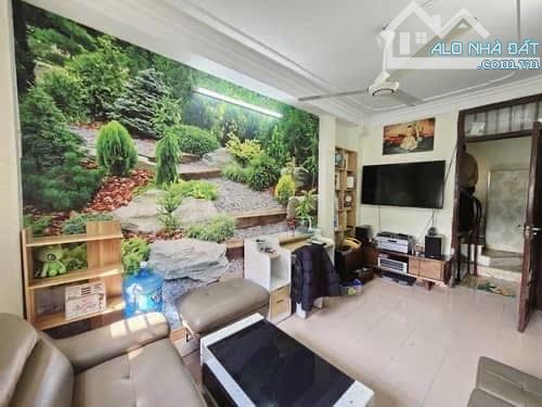 Bán nhà Cầu Giấy, 22m2, 4 tầng, sổ riêng, cách ô tô 10m, mặt phố 50m. Giá chào: 4,6 tỷ. - 1