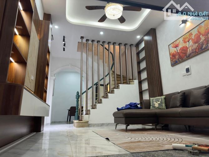 Bán nhà Ngõ Quỳnh 38m2, 4T, mt 3.8m mặt ngõ thông, dân xây, sổ đỏ đẹp. Giá 8.5 tỷ có TL - 1