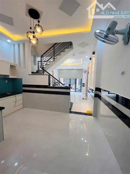 Bán nhà lô góc hxh quay đầu Bùi Quang Là, 4.3x10.3, , P12, Gò Vấp, 5 tỷ - 1