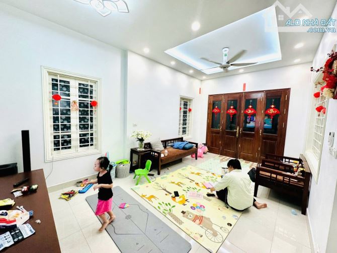 BÁN GẤP NHÀ ĐẸP SÂN VƯỜN LÔ GÓC 3 THOÁNG PHỐ ÂU CƠ TÂY HỒ 95M2 4 TẦNG MẶT TIỀN 7M GIÁ 12,8 - 1