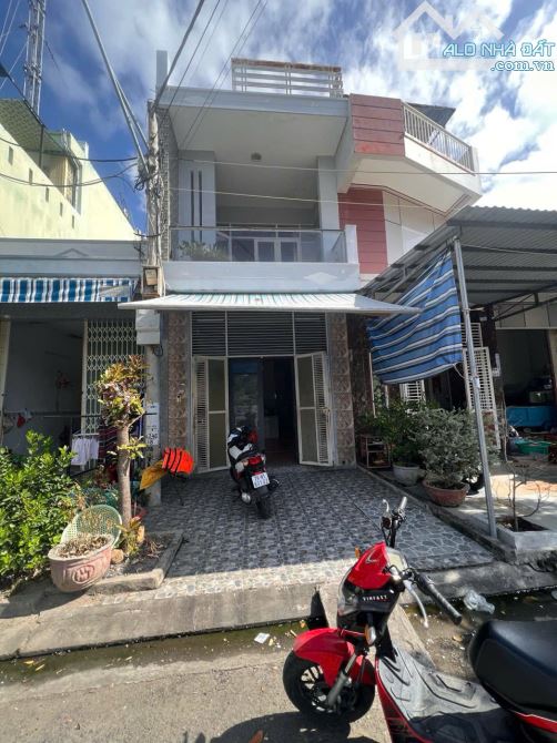 Bán nhà TDC Vĩnh Trường view biển 1 trệt 1 lầu, sân thượng: Dt: 56,1( ngang 4m nở hậu 4,4m - 1