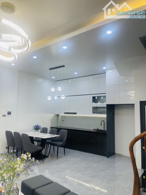 Siêu phẩm cực đẹp Minh Khai - GPXD chuẩn - 30m ra oto - 60m2, 5 tầng, mt 6m, giá 10.5 tỷ. - 1