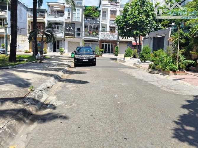 Biệt Thự MT Đường Số 3a Đối Diện Công Viên, Khu Tên Lửa, 10x21.5, 3 Tấm, 28 Tỷ, LH : Hữu - 1