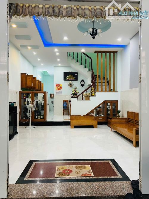 Bán nhà 3 tầng đường ô tô hẻm Lê Nghị - Vĩnh Hoà, Nha Trang. Giá bán 5,5 tỷ - 1