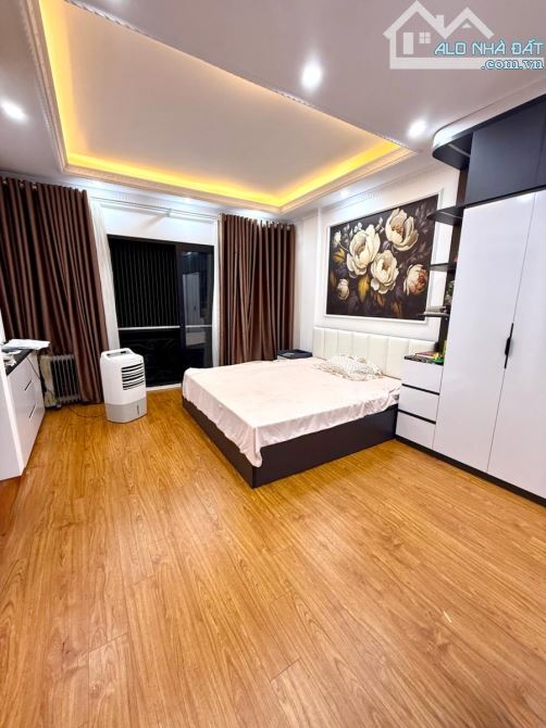 NHÀ ĐẸP TÂY SƠN - THÔNG TRẦN QUANG DIỆU – Ô TÔ ĐỖ CỔNG - GẦN PHỐ - 6 TẦNG - MT 6.2M - 1