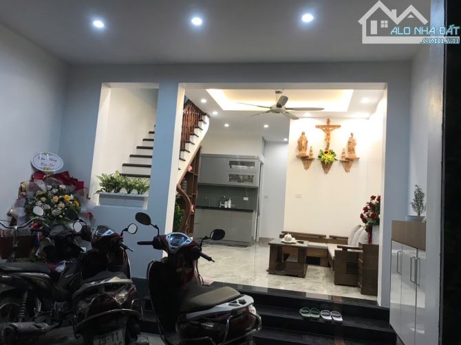 Bán nhà dân xây gần Uỷ ban Vân Canh ô tô đỗ cửa nội thất xịn 40m2 4 tầng mặt tiền 4m5 - 1
