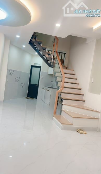 Nhà đẹp tương lai thành MT kinh doanh, dt 40m2 , 2 tầng, hẻm 5m - chỉ 3.5 tỷ - 1