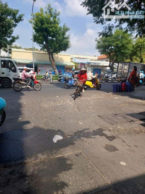 SÁT QUẬN 1 - NGAY HÀNG XANH - SỔ ĐẸP VUÔNG VỨC - 2.5 tỷ TL - 1