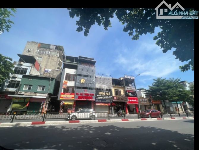 Mặt Phố Tôn Đức Thắng/ 84 m2/56 Tỷ/ Lô Góc - 1