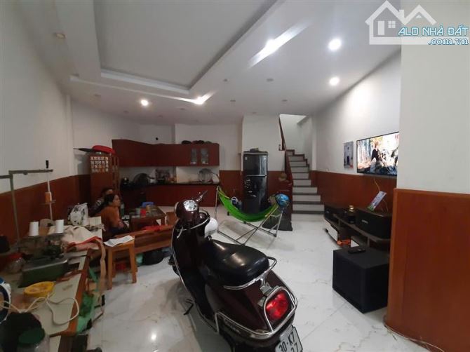 NHÀ ĐẸP 3 THOÁNG, 3 TẦNG 4 PHÒNG NGỦ, CHƯA ĐẾN 100TR/M2, TRUNG TÂM VĨNH HƯNG, HOÀNG MAI - 1