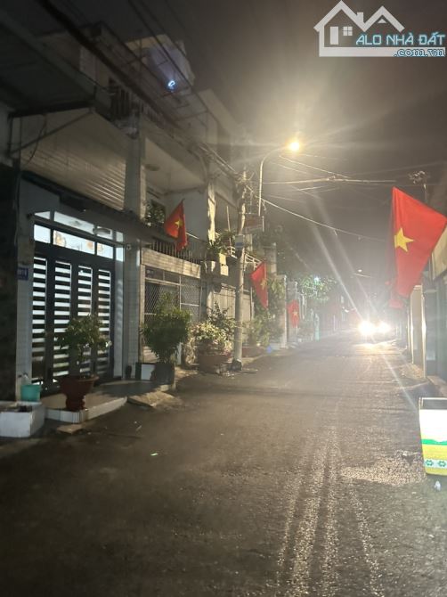 BÁN NHÀ, nguyễn văn quá, vị trí  đề bệp đông hưng thuận Quận 12,  giá siêu rẻ , chi 1.8 tỷ - 1