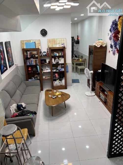 Nhà đẹp khu ven sông, 3 tầng, 102m², đường 10m, sát Gigamall Phạm Văn Đồng, giá 12,5 tỷ - 1