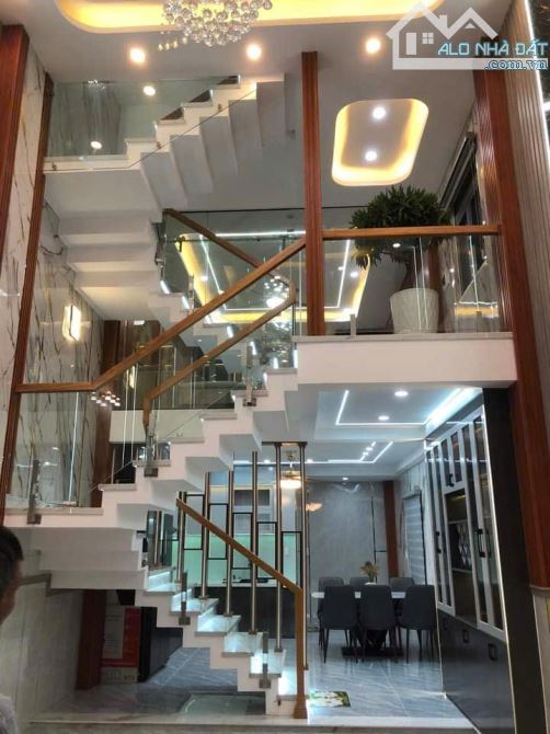 Bán căn 2 góc mặt tiền phường hiệp thành q12  4.5x15m , giá: 6 tỷ 45 còn TL - 12