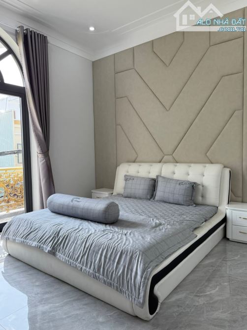 NHÀ 3 TẦNG MT LÊ VĂN SĨ,LIÊN CHIỂU GẦN BIỂN - 12