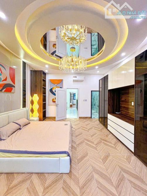 Bán nhà 2 lầu trục chính đường D1 KDC Hồng Loan . Giá 7,5 tỷ - 12