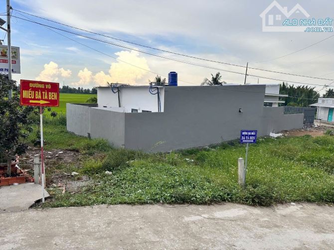 BÁN CẶP NHÀ ĐẸP ĐANG HOÀN THIỆN CẦU KÊNH TÀ BEN - CÁCH TUYẾN TRÁNH XUYÊN Á 100m  - Dt : 5x - 14
